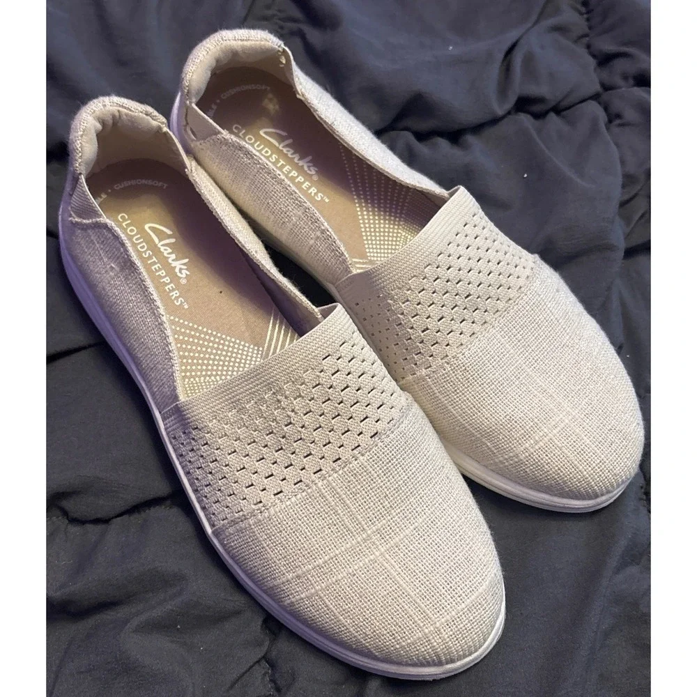 NEW Clarks Cloudsteppers Breeze Vibe Natural Beige Slip-On Shoes Women's 6.5